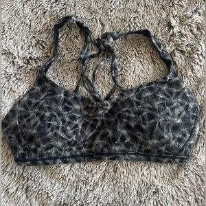 Lululemon Free to Be bra, size 4